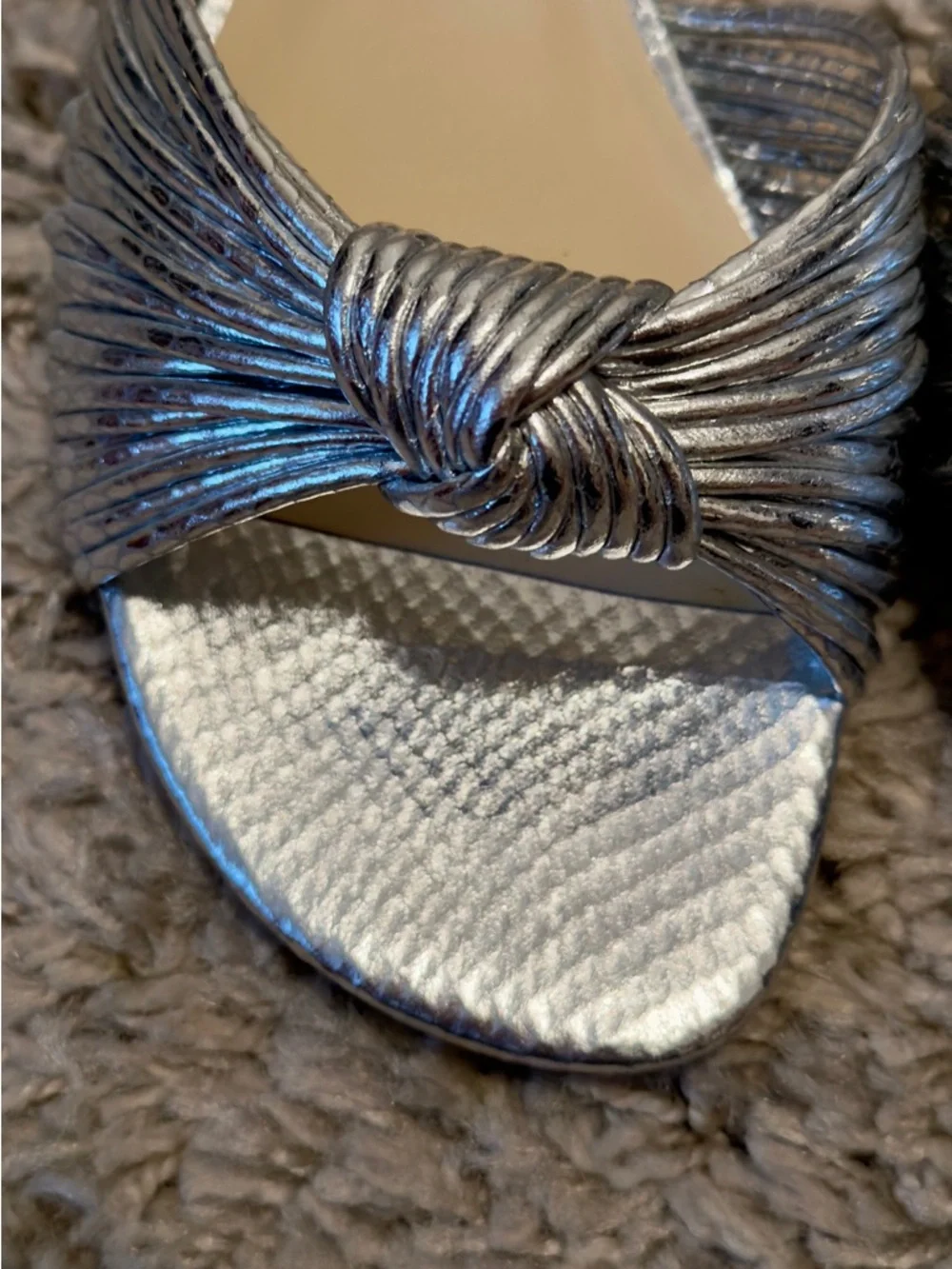 JESSICA SIMPSON Dydra Silver Knot-Front Slide Sandals - Picture 3 of 15